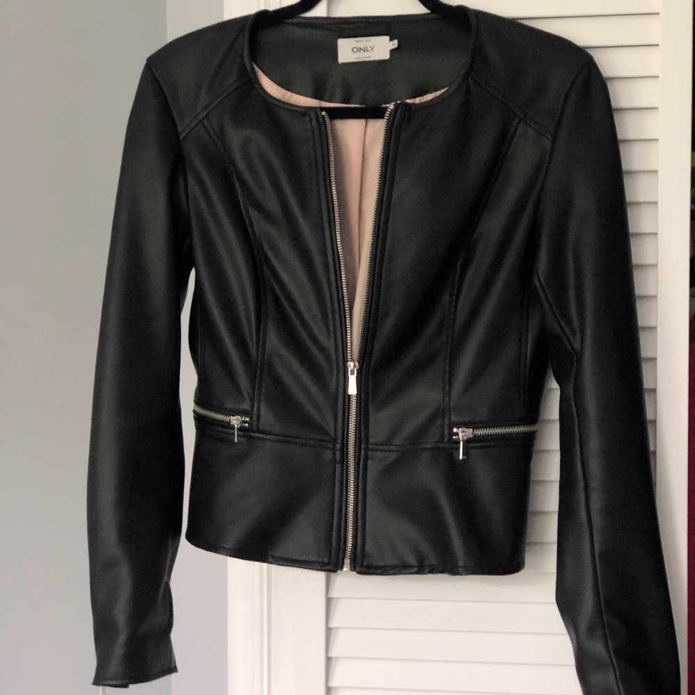 Stylish Jacket - Picture 5 of 6